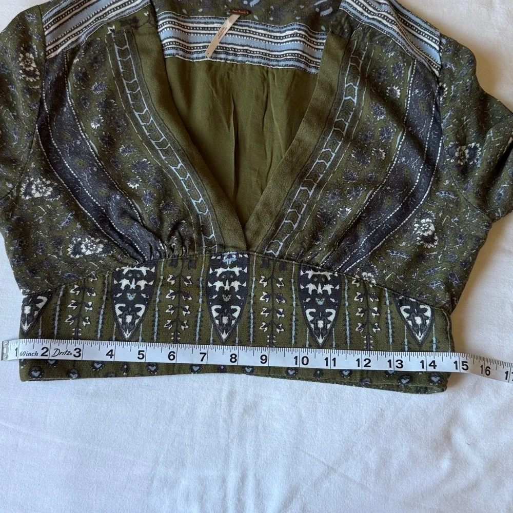 Free People Olive & Blue Patterned V-Neck Cropped Top